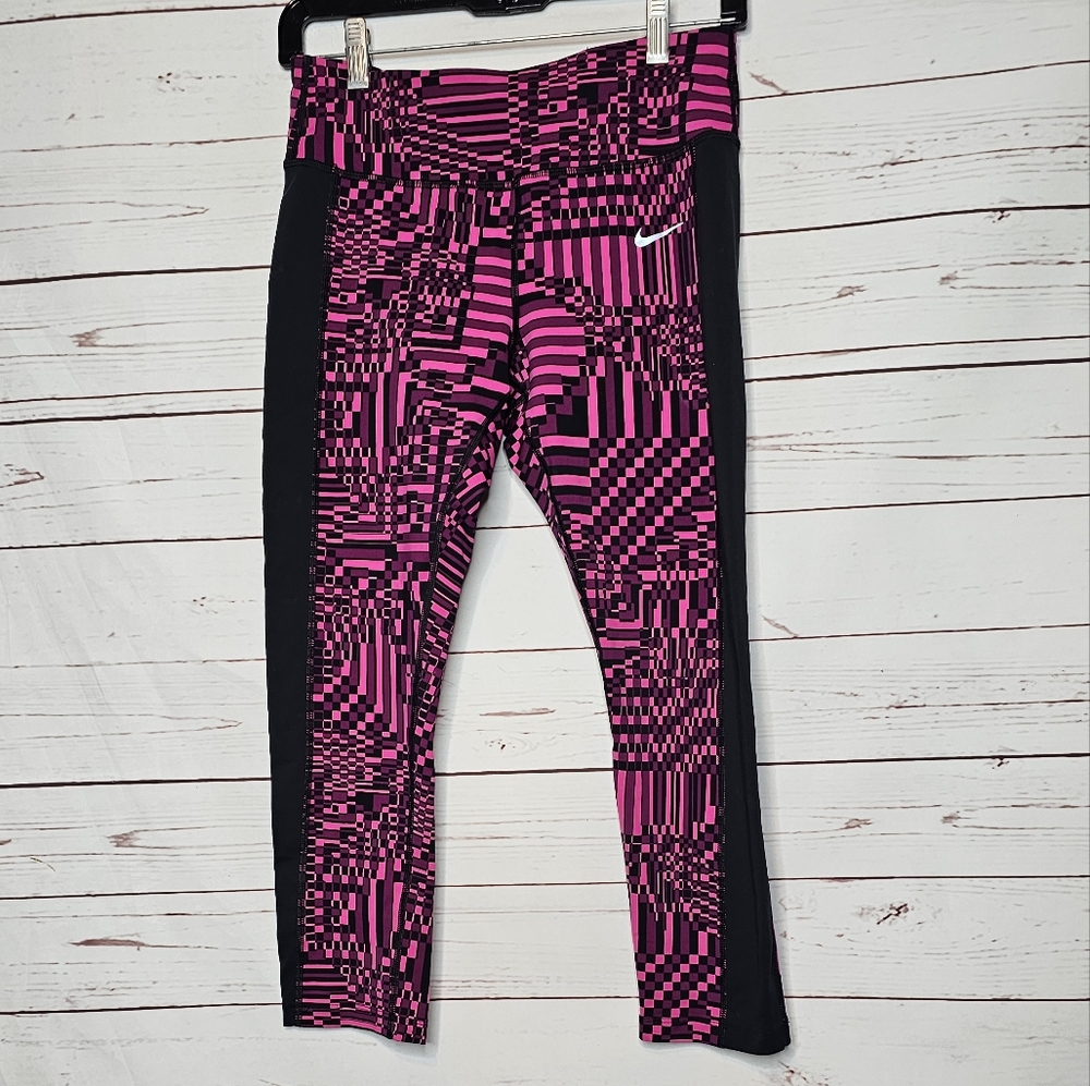 Nike Epic Lux Dri-Fit Tight Fit Capri Leggings - Picture 2 of 14